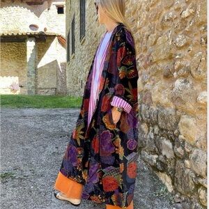 Never worn Unique Floral Kimono